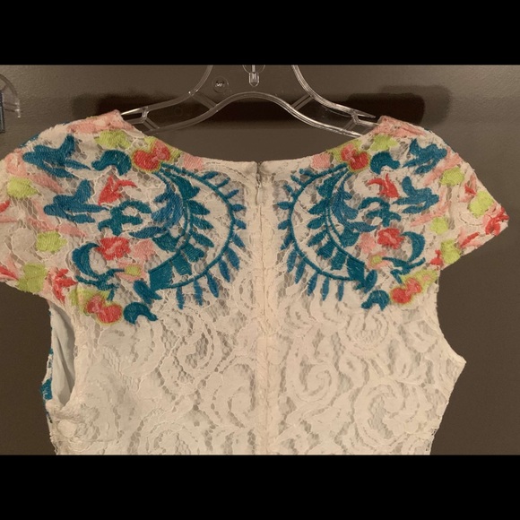 NWT Gorgeous Francesca's Mi Ami Cap Sleeve Lace Dress - Picture 3 of 8